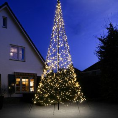 Heeft u deze vlaggenmast kerstboom al gezien?
